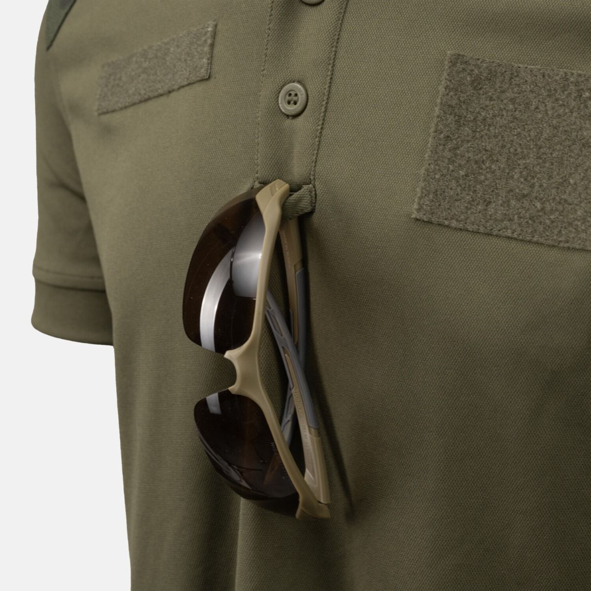 Военная рубашка-поло (Military Polo Shirt) — посадка на фигуре
